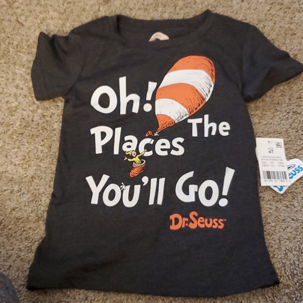 Nwt dr. Seuss t shirt